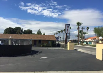 Hacienda Motel hotel thumbnail 4