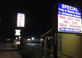 Hacienda Motel hotel thumbnail 8