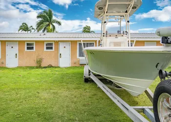 Everglades City Motel hotel thumbnail 2