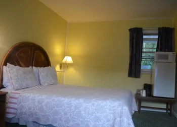 Clinton Motel hotel thumbnail 8