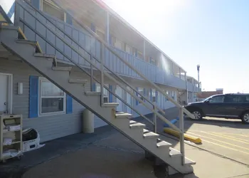 Adair Budget Inn hotel thumbnail 2