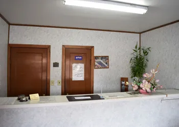 Economy Inn hotel thumbnail 3