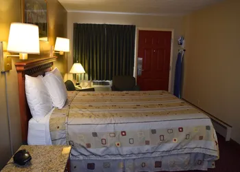 Economy Inn hotel thumbnail 5