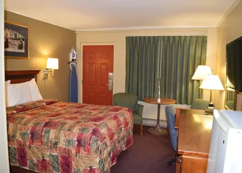 Economy Inn hotel thumbnail 7