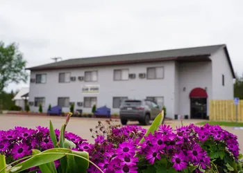 Model Towne Inn hotel thumbnail 2