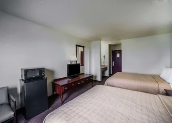 Quality Inn Harrisburg hotel thumbnail 6