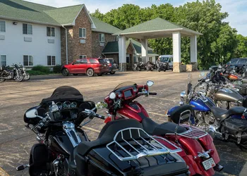 Savanna Inn & Suites hotel thumbnail 3