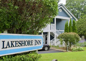 Empire Lakeshore Inn hotel thumbnail 2