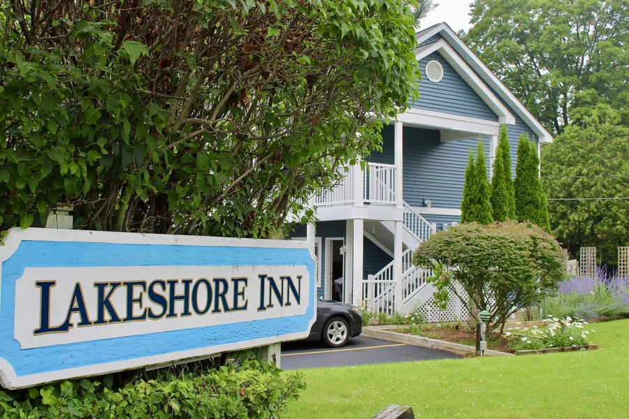 Empire Lakeshore Inn hotel detail image 2