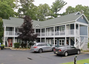 Empire Lakeshore Inn hotel thumbnail 3