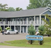 Empire Lakeshore Inn hotel detail image 4