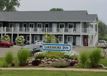Empire Lakeshore Inn hotel thumbnail 8