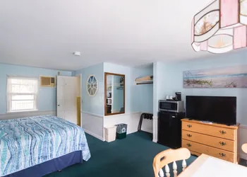 A Beach Breeze Inn hotel thumbnail 6
