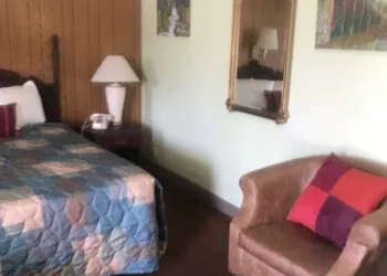 Itascan Motel hotel thumbnail 8