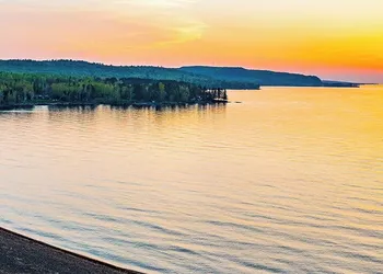Superior Shores hotel thumbnail 4