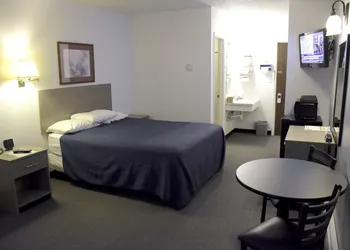 Yellowstone River Inn hotel thumbnail 7
