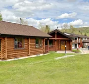 Beartooth Hideaway Inn and Cabins hotel detail image 5