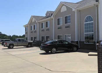 Heritage Inn & Suites hotel thumbnail 3