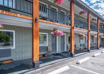 Sandman Motel hotel thumbnail 3