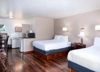 Sandman Motel hotel thumbnail 7