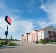 Red Roof Inn & Suites Dickinson hotel detail image 5