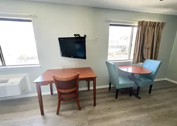 Sand Pebble Motor Lodge hotel thumbnail 6