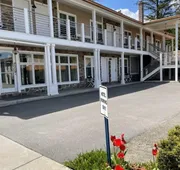 Lake Front Hotel hotel detail image 4