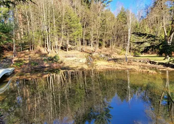 Friends Lake Inn hotel thumbnail 6