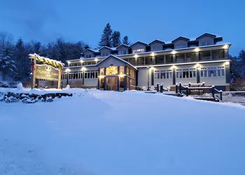 Friends Lake Inn hotel thumbnail 8
