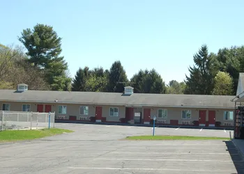 BLUE SKY INN Glens Falls-Saratoga-Lake George hotel thumbnail 3