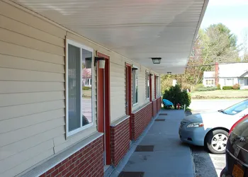 BLUE SKY INN Glens Falls-Saratoga-Lake George hotel thumbnail 6