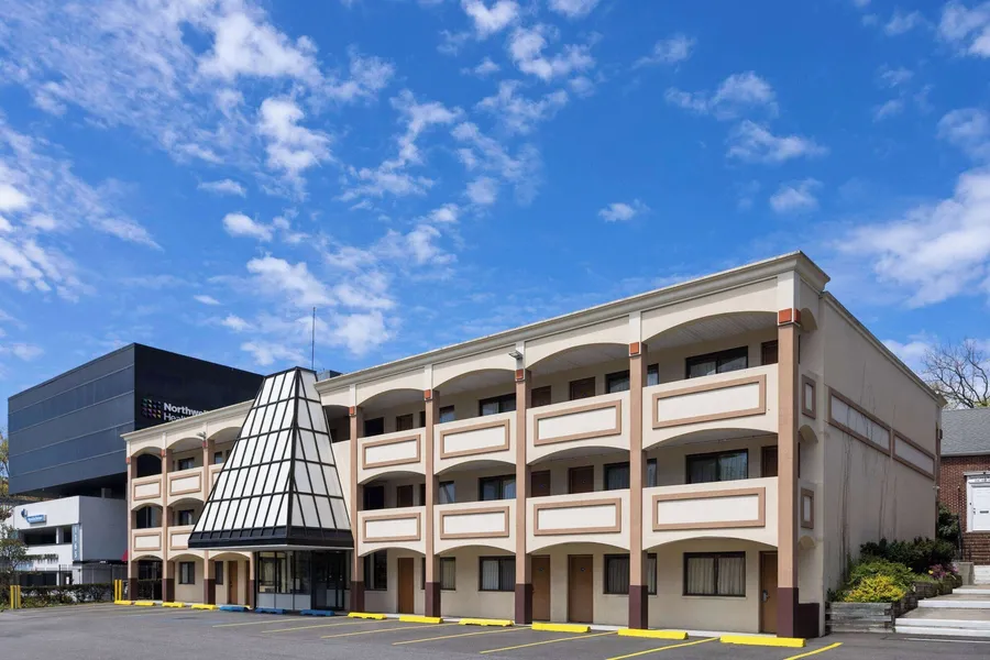 Travelodge by Wyndham Manhasset hotel detail image 2