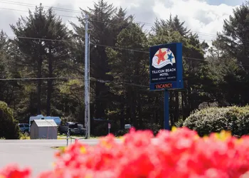 Tillicum Beach Motel (Deane's Oceanfront Lodge) hotel thumbnail 2