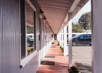 Tillicum Beach Motel (Deane's Oceanfront Lodge) hotel thumbnail 6