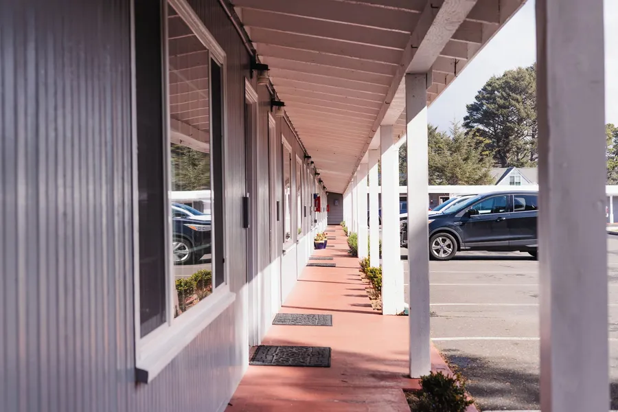 Tillicum Beach Motel (Deane's Oceanfront Lodge) hotel detail image 6