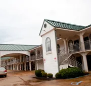 Americana Inn hotel detail image 3