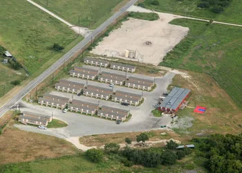 Cuero Oilfield Housing hotel thumbnail 6
