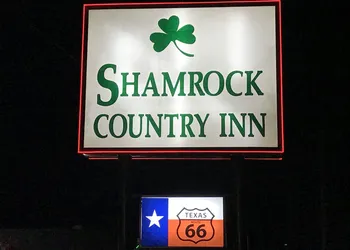 Shamrock Country Inn hotel thumbnail 5