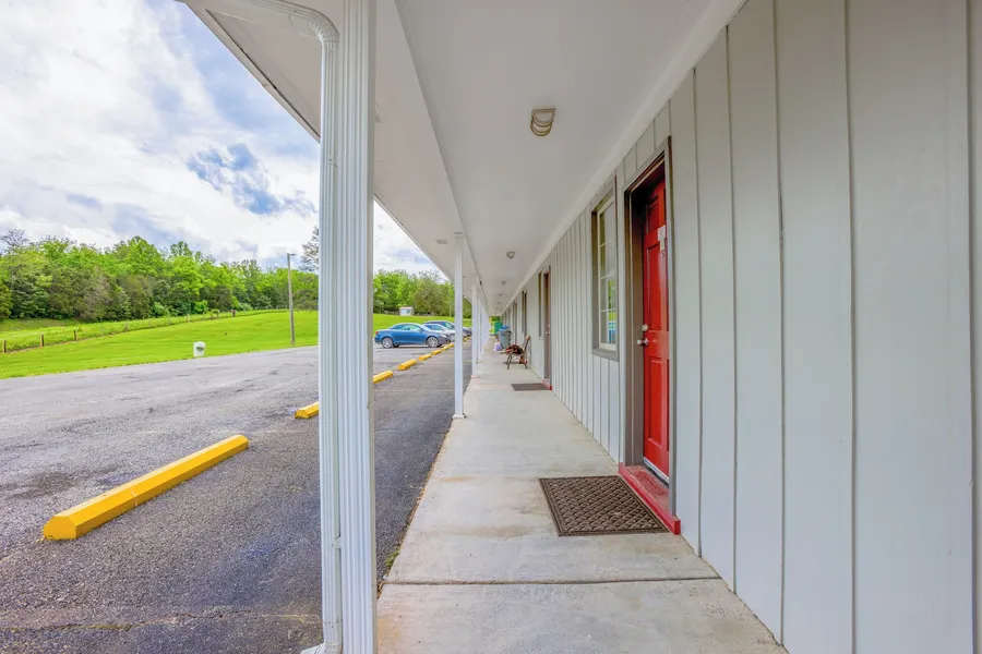 Budget Inn By OYO Natural Bridge I-81 hotel detail image 2