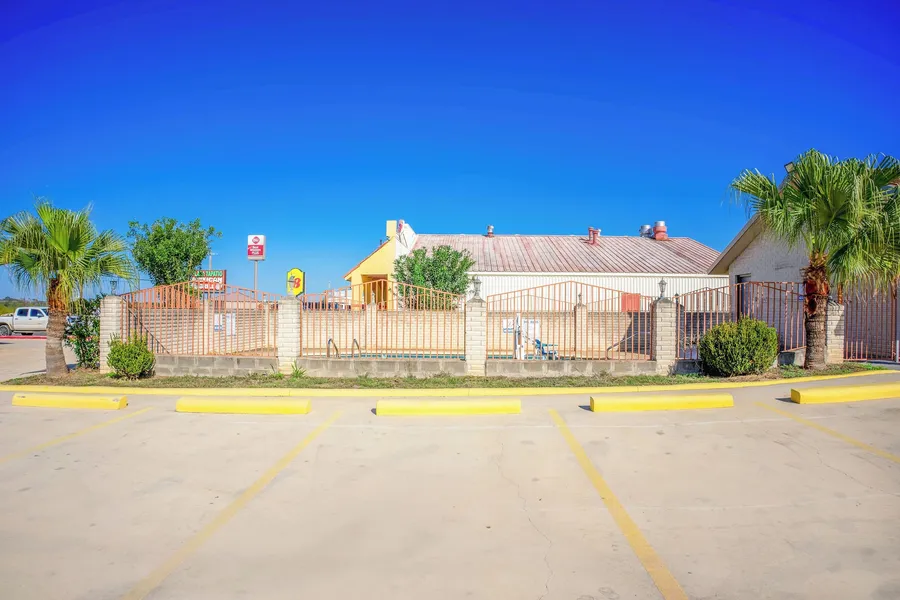 Pleasanton Executive Inn By OYO hotel detail image 2