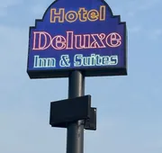 Deluxe 6 Inn & Suites hotel detail image 3