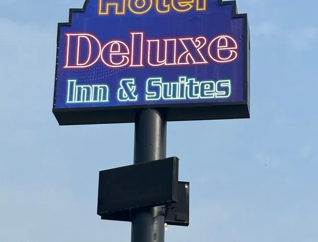 Deluxe 6 Inn & Suites hotel detail image 2