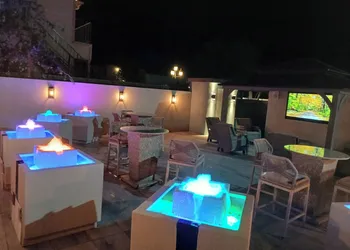 Deluxe 6 Inn & Suites hotel thumbnail 4