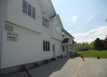 Coho Motel and Suites hotel thumbnail 3