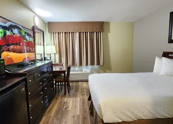 Crest Trail Lodge hotel thumbnail 6