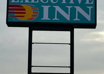 Executive Inn hotel thumbnail 3