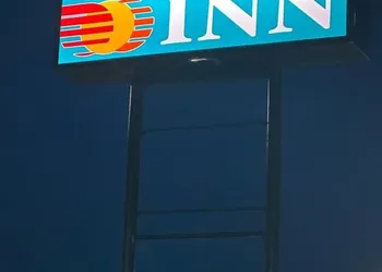 Executive Inn hotel thumbnail 4