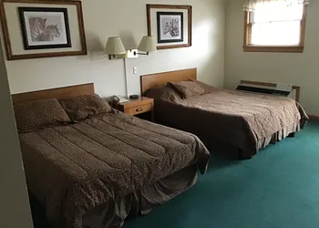 Windwood Fly-In Resort hotel thumbnail 3
