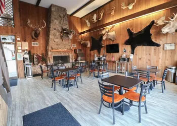 Bear Lodge Motel hotel thumbnail 3