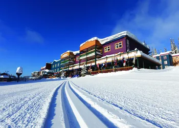 Vance Creek Hotel & Conference Centre hotel thumbnail 2